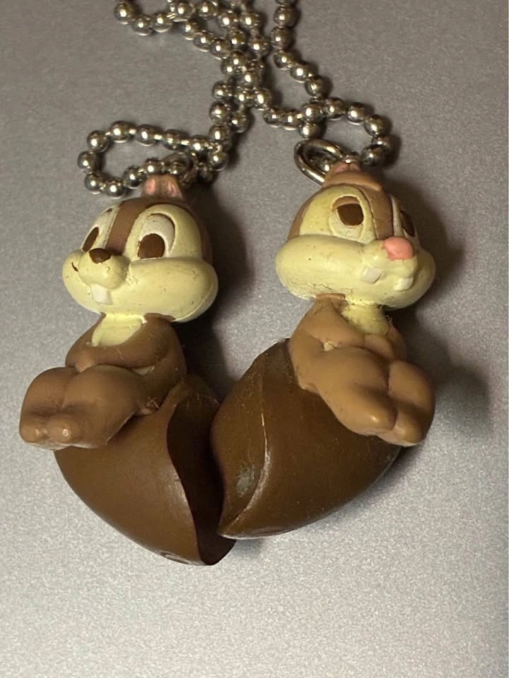 ⚽️ Disney - Vintage Valentines Chocolate BFF Heart Keychains - photo 2