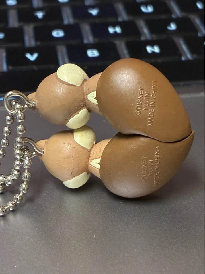 ⚽️ Disney - Vintage Valentines Chocolate BFF Heart Keychains - photo 5