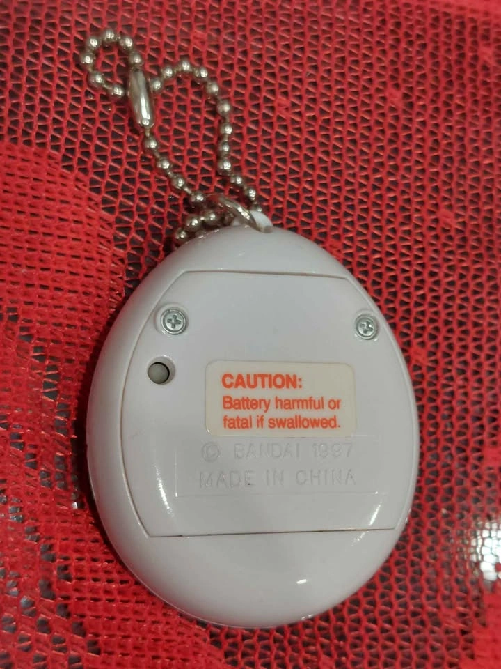 ⚽️ Vintage 1996 Tamagotchi P1 - All-White & EN language! - photo 2