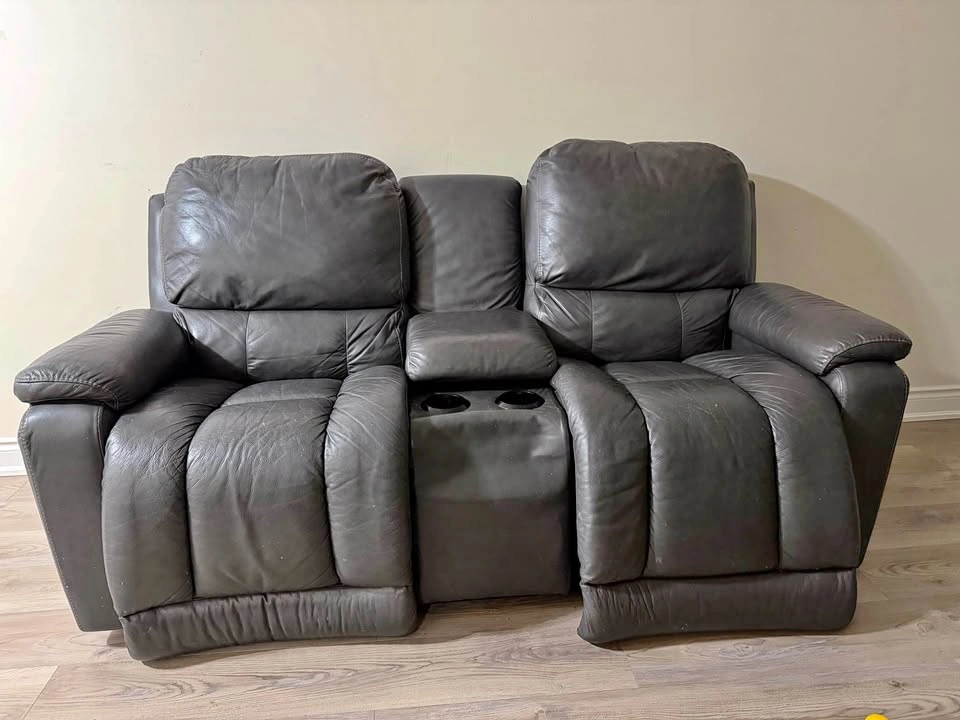 Recliner sofa