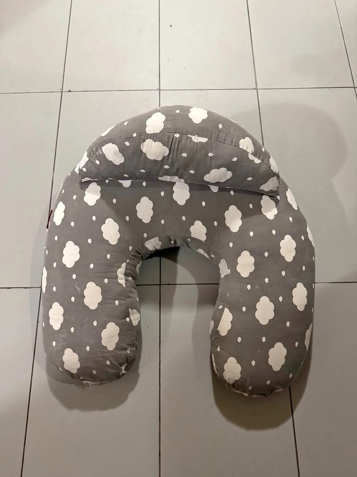 Nursing pillow