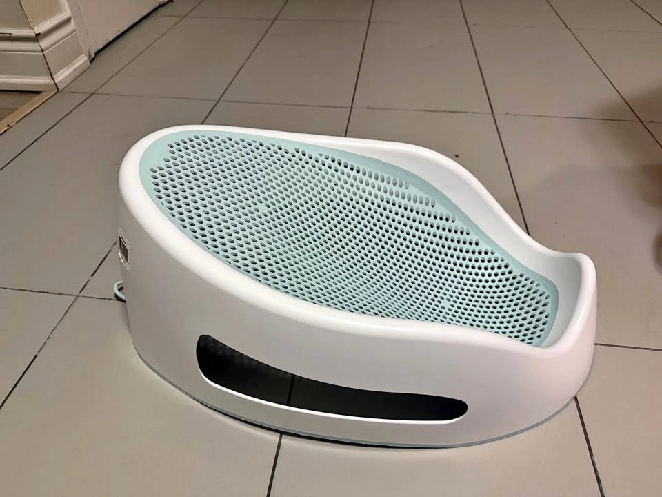 Bath tub