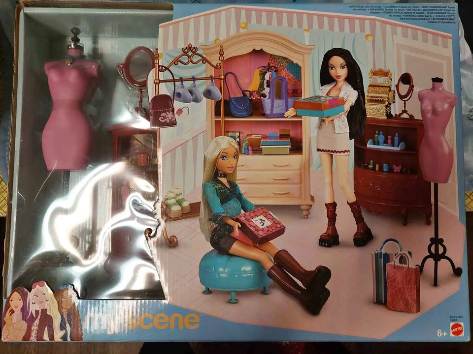 ⚽️ Vintage Barbie My Scene - BNIB Boutique Scene Playset!