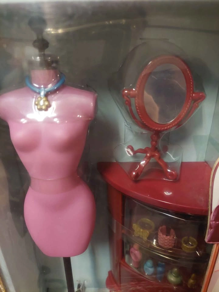 ⚽️ Vintage Barbie My Scene - BNIB Boutique Scene Playset! - photo 3
