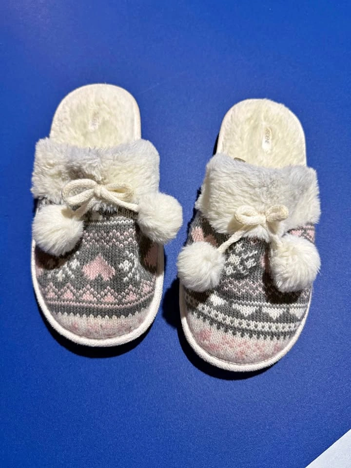 Ardene Fur Slippers Size 5/6