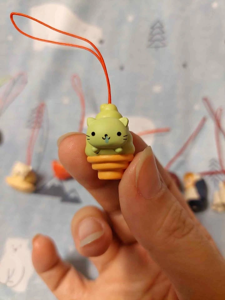 ⚽️ Vintage Tomy Phone/Bag Charm: Nyanko Matcha Soft Serve