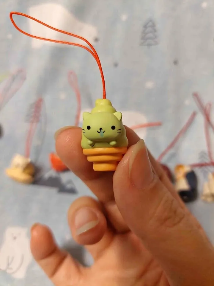 ⚽️ Vintage Tomy Phone/Bag Charm: Nyanko Matcha Soft Serve