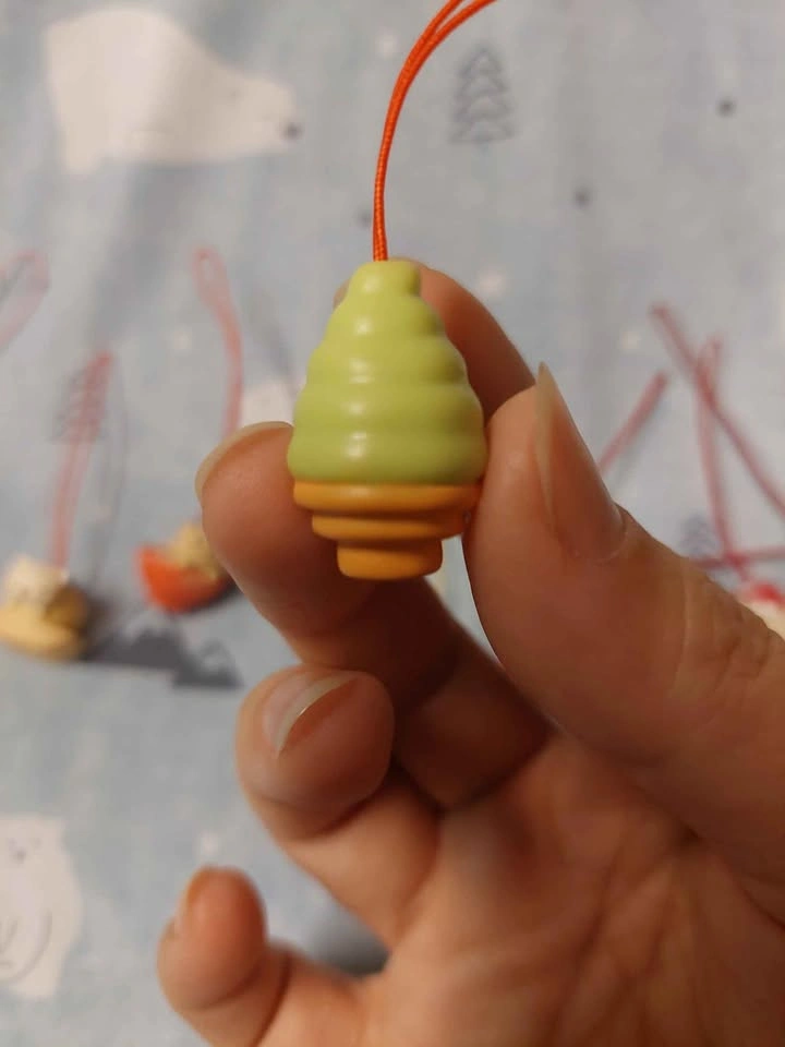 ⚽️ Vintage Tomy Phone/Bag Charm: Nyanko Matcha Soft Serve - photo 3
