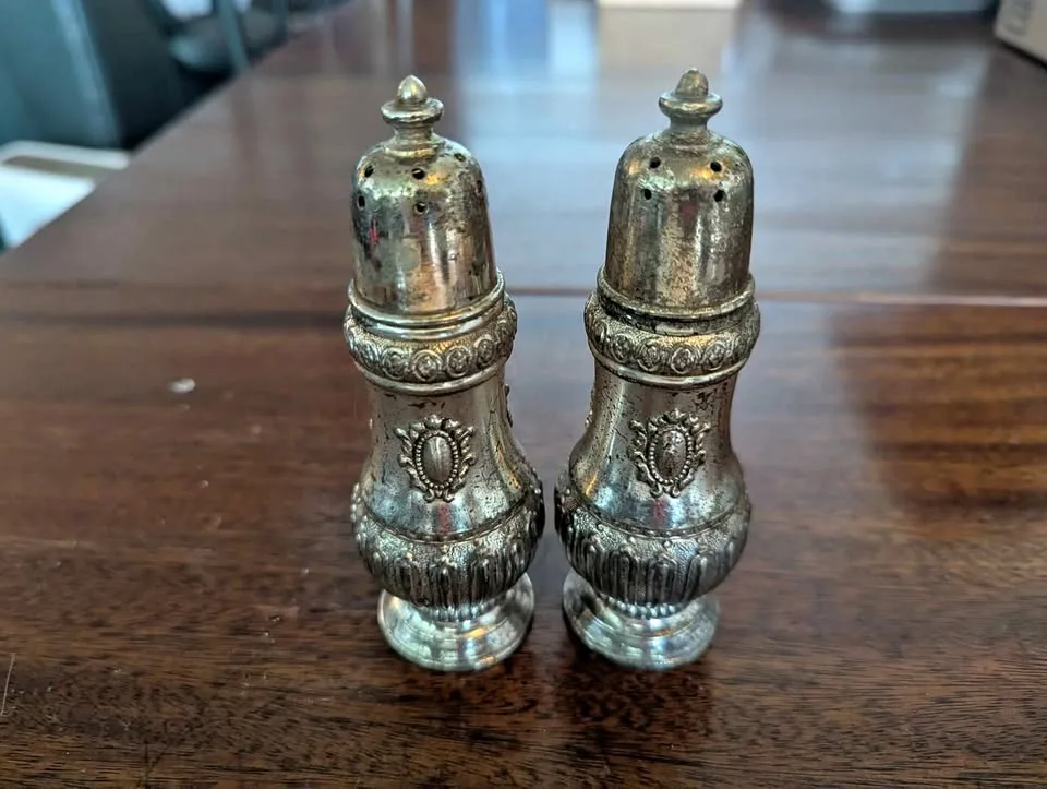 Vintage Pacific Salt and Pepper Shakers - 1980 thumbnail
