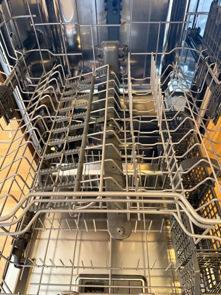Whirlpool WDT550SAPByy 24-Inch Dishwasher with 3rd Rack in Black - photo 2