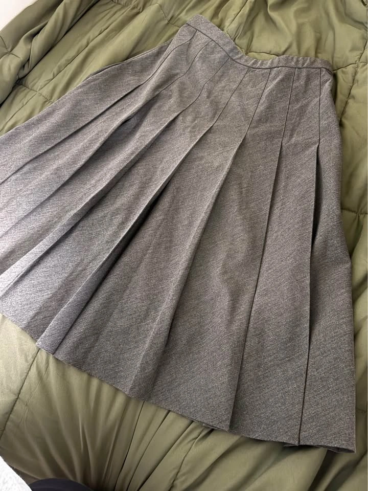 Uniqlo Pleated Skirt - photo 2