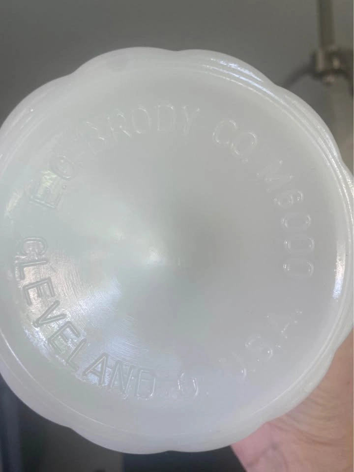 Vintage E.O. Brody Co. Milk Glass Pedestal Compote Bowl - photo 3