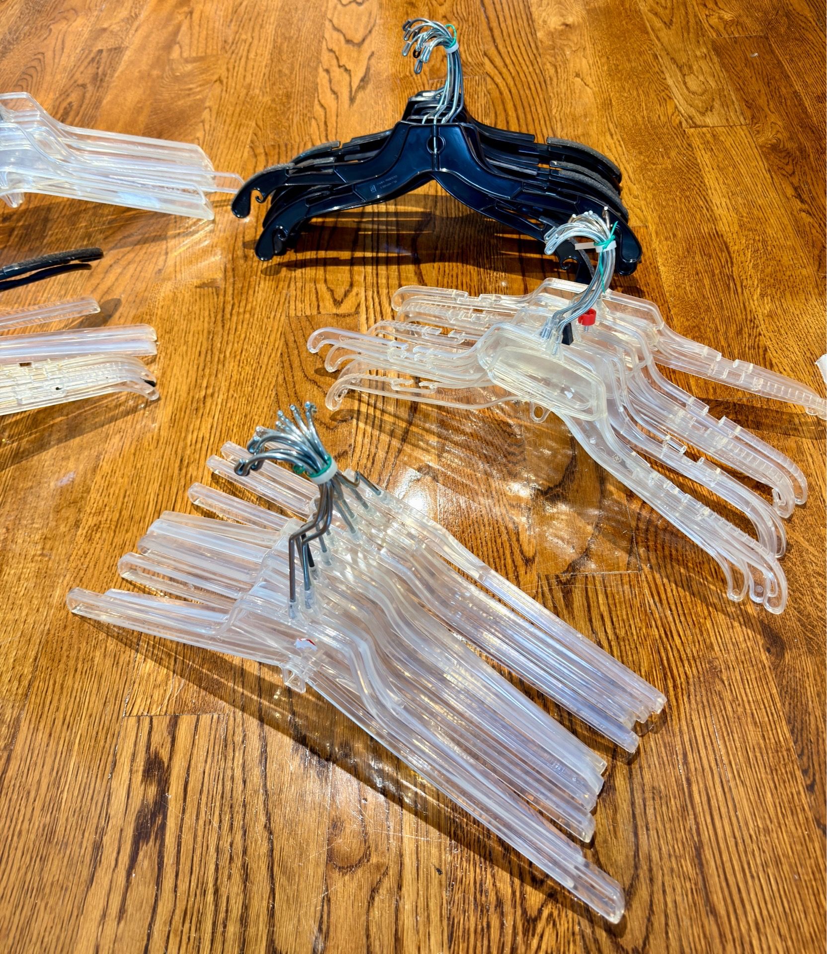 Hangers Assorted Plastic with Metal Hooks 50 Total! - photo 3