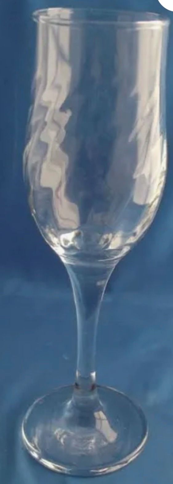 Oneida “Spin” Clear Crystal Champagne Flutes-Set of 4-New! - photo 2