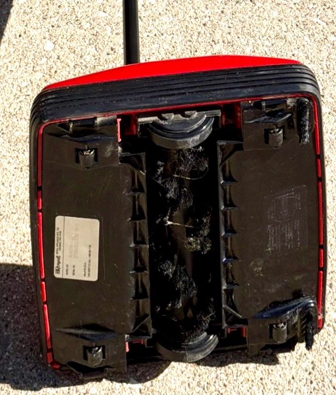 Red Devil Mechanical Floor Sweeper! Used great condition! - photo 3
