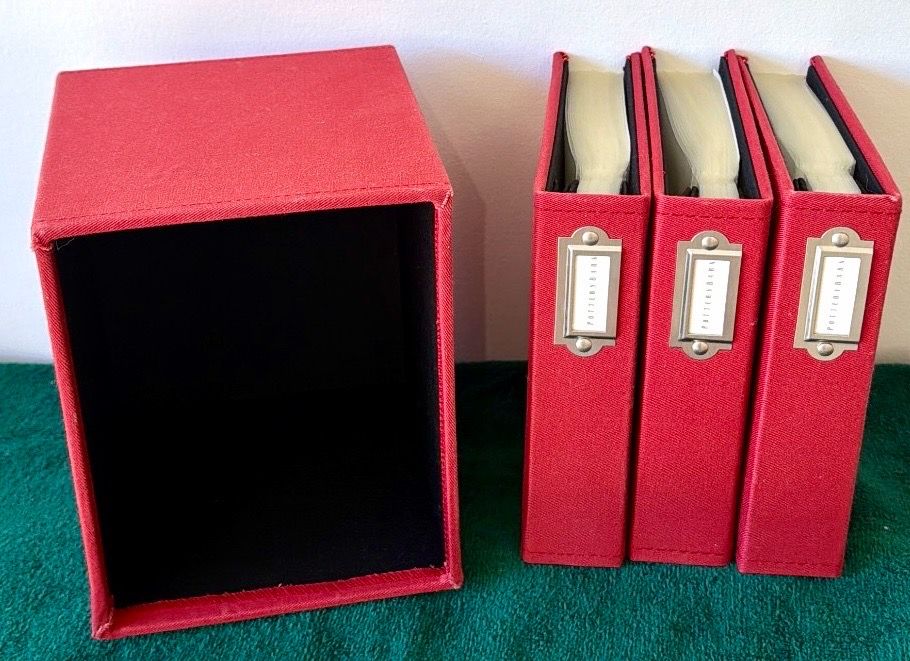 Pottery Barn Boxed Set of 3 Red Linen Photo Albums - photo 3