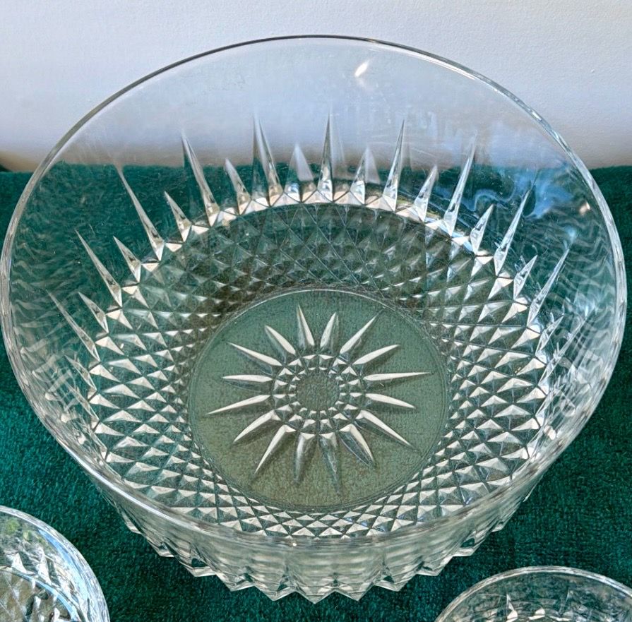 Glass Serving Bowl Set- Arcoroc France-8 Piece Set-Used - photo 2