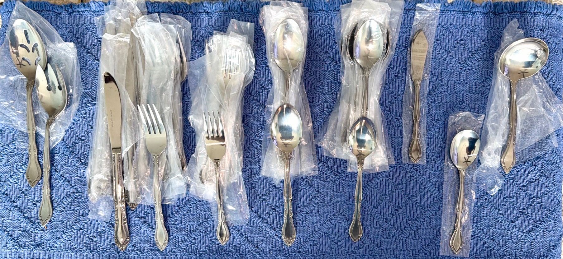 Stanley Roberts Rogers Co Auberge Scroll 53 Piece Flatware - photo 4