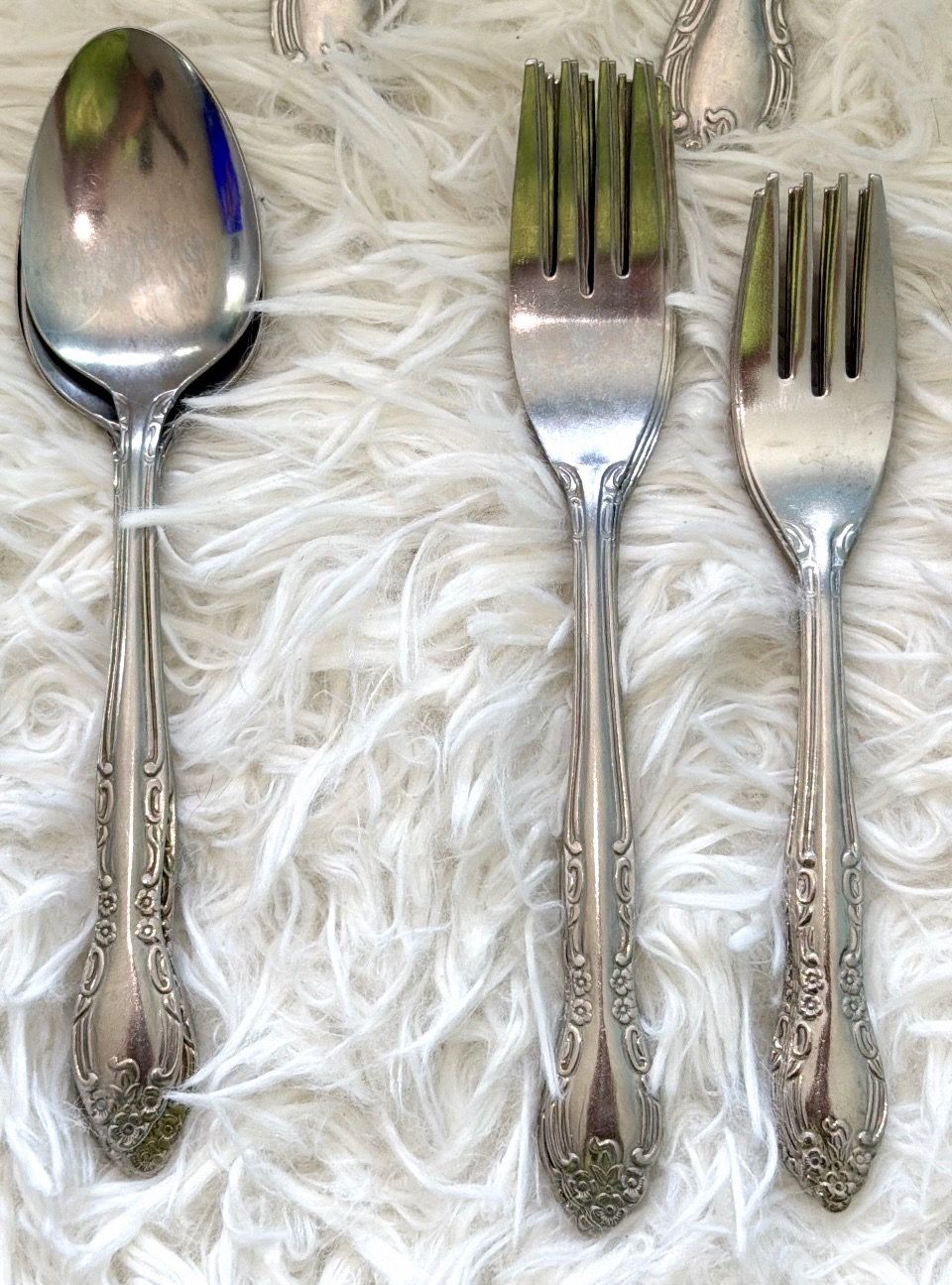 Gibson Stainless Steel Flatware-Vintage Set of 31. Preowned. - photo 2