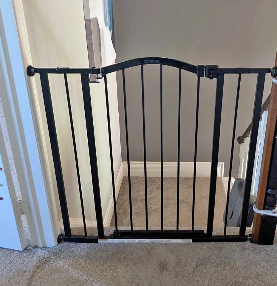 Infant baby safety gate