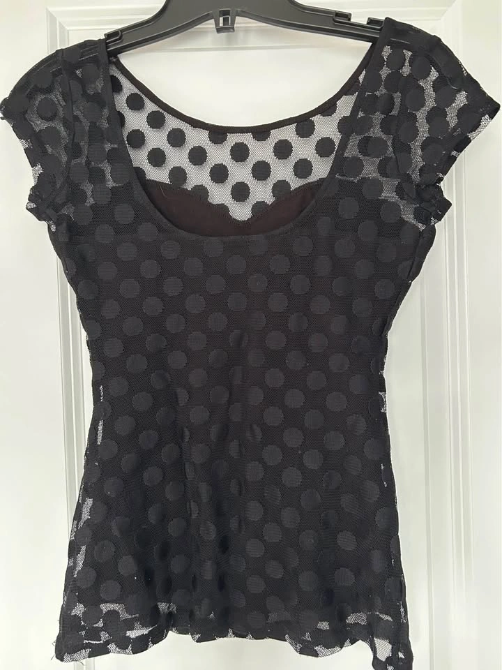 Guess brand black polka dot tshirt - photo 2