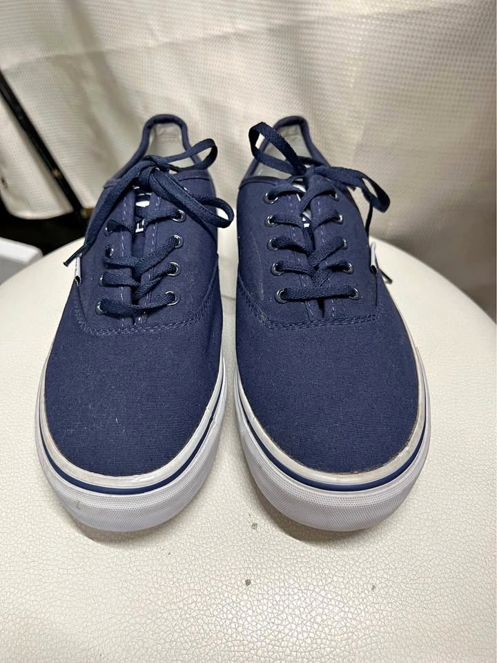 ⚽ Men Casual shoes- Size 8