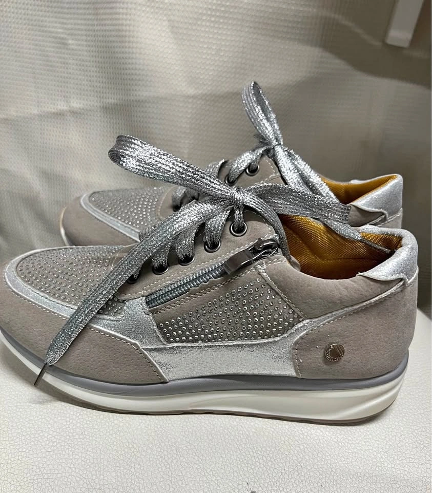 ⚽ New Gray Sneakers - Size 5