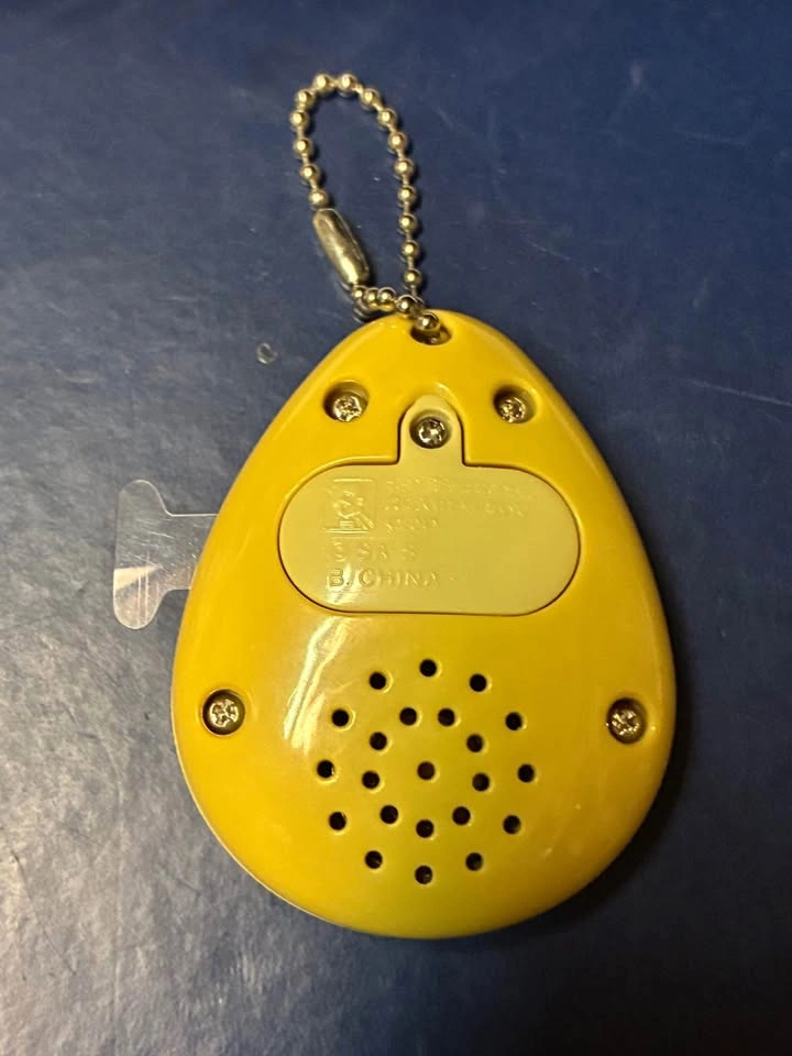 ⚽️ Gundam - Sound keychain! Beige - photo 2