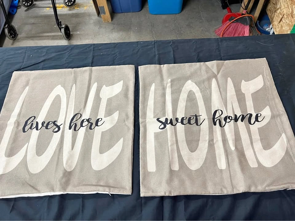 ⚽  2pc. Cream color Throw Pillow- New