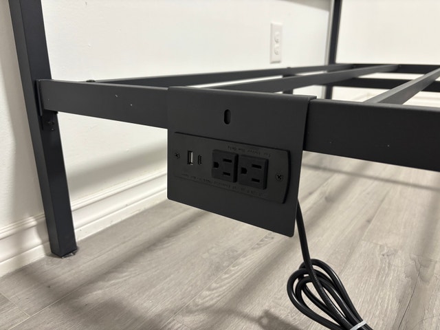 Full / Double Platform Bed with Charging Station - photo 2
