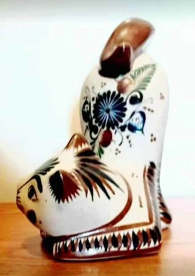 Rare Vtg Signed Hand Crafted Tonala Cat image indicator(2)