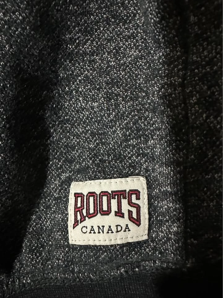 LARGE Men’s Roots Canada Sweatshirt - photo 3