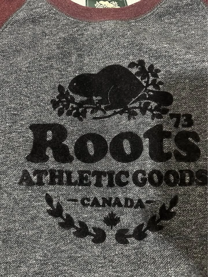 LARGE Men’s Roots Canada Sweatshirt - photo 4