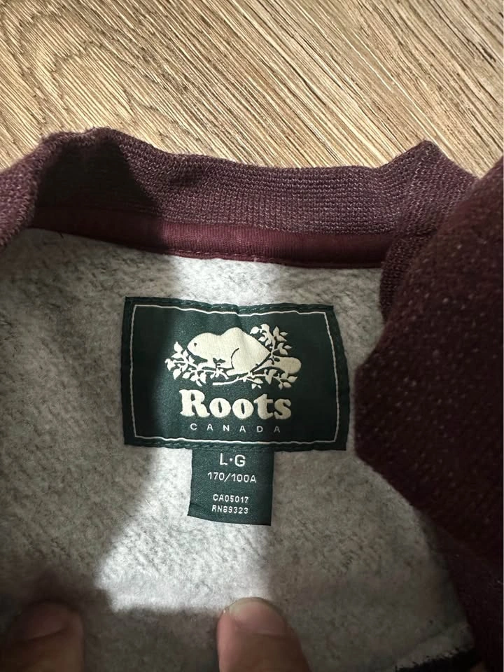 LARGE Men’s Roots Canada Sweatshirt - photo 5