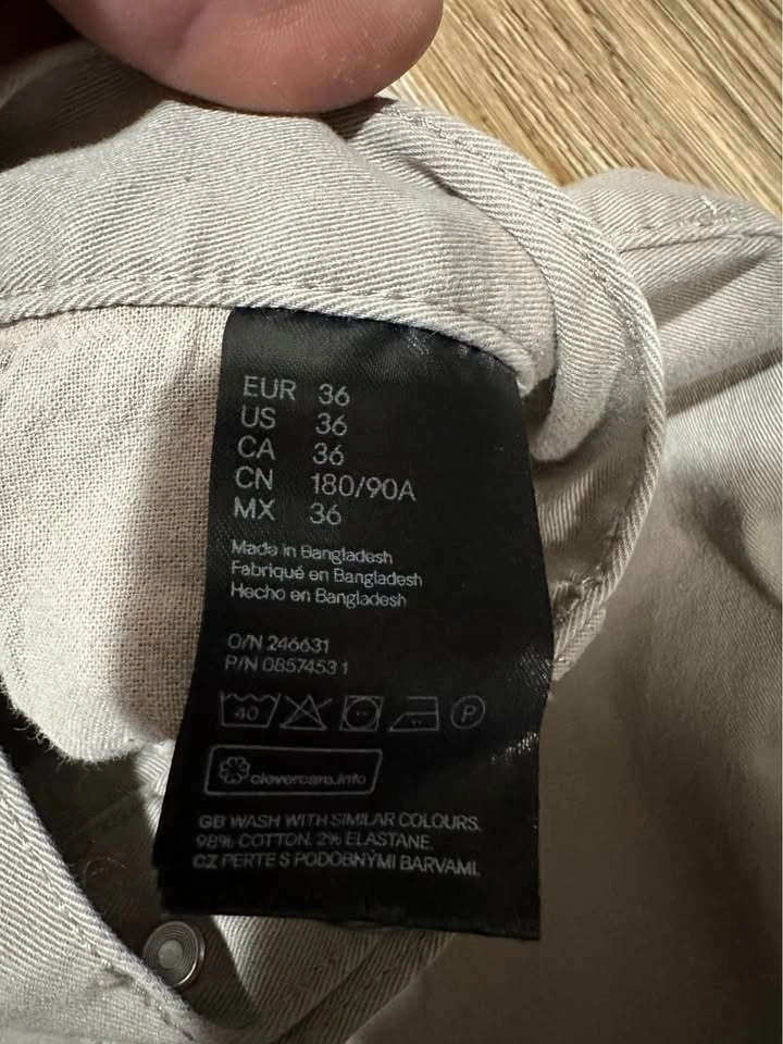 H&M Slim Fit Chino Shorts Size 36 - photo 3