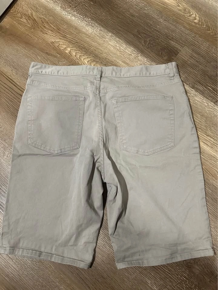 H&M Slim Fit Chino Shorts Size 36 - photo 4