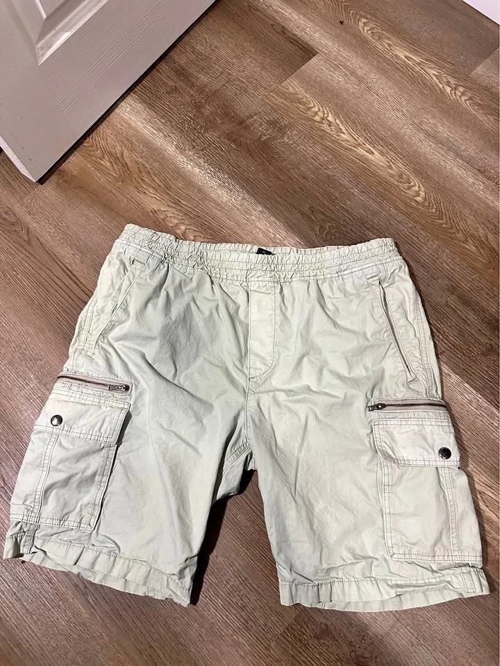 H&M Men's XL Slim Fit Cargo Shorts