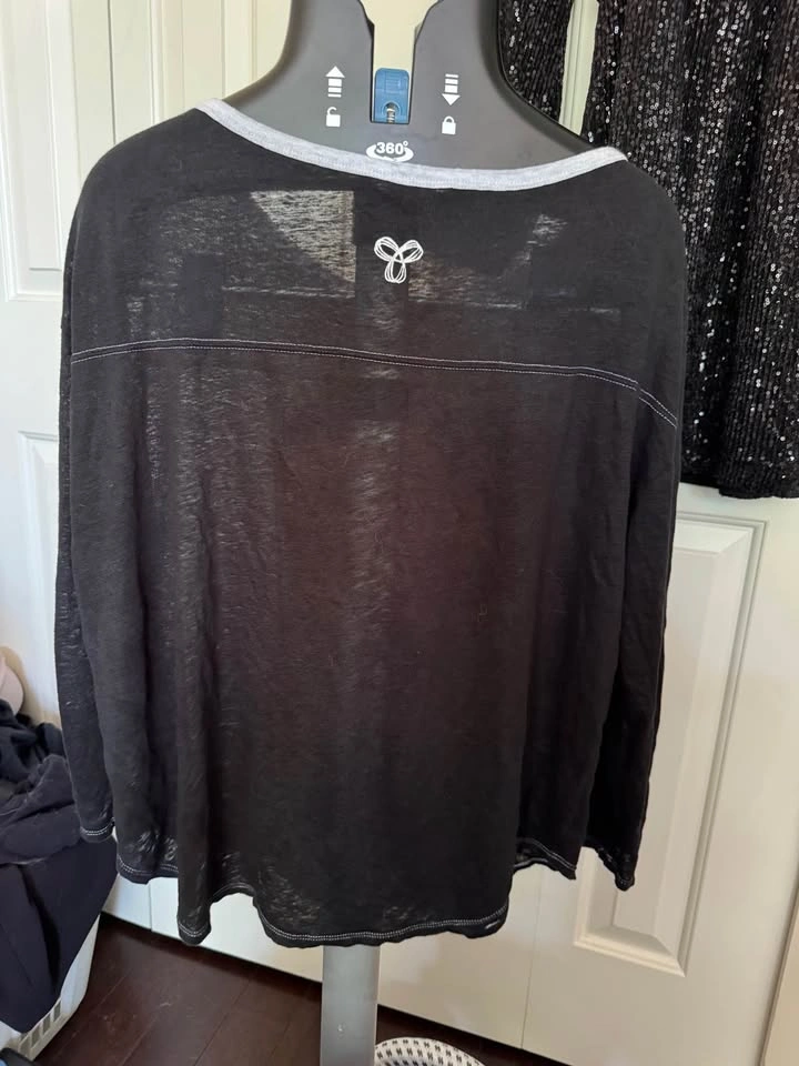 TNA Vintage Varsity Longsleeve Tshirt - Size L - photo 2