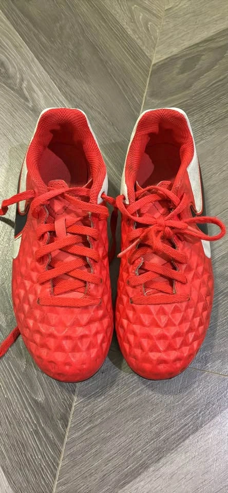 Nike Tiempo Legend 8 Soccer Cleats size 1 USA