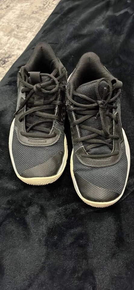 Under Armour Jet '23 Basketball Shoes Size 5Y