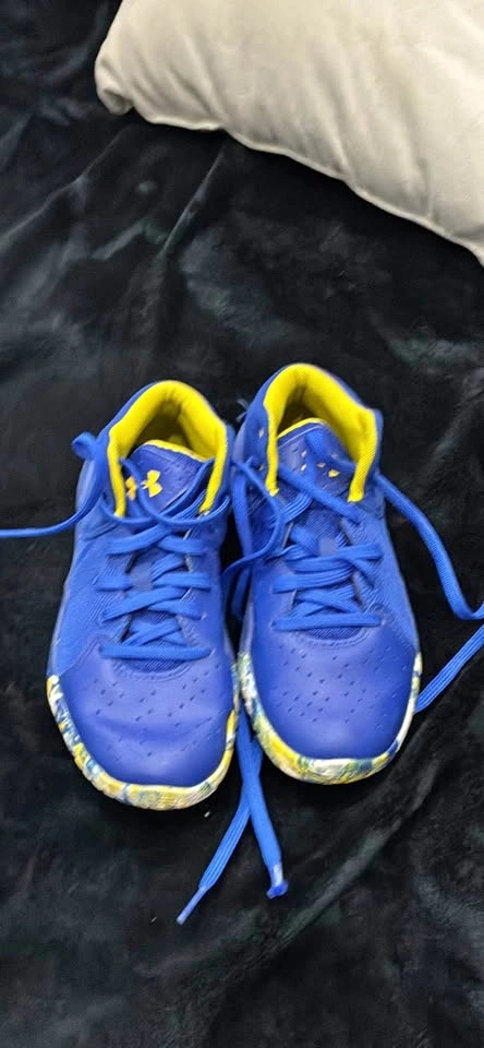 Under Armour Jet Basketball Shoes Blue/Yellow size 2y