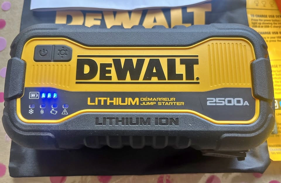 DeWalt 2500A Jump Starter – High Capacity Lithium Booster Pack