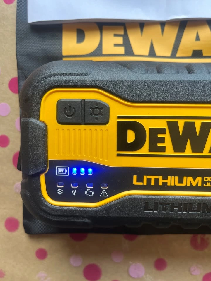 DeWalt 2500A Jump Starter – High Capacity Lithium Booster Pack - photo 3