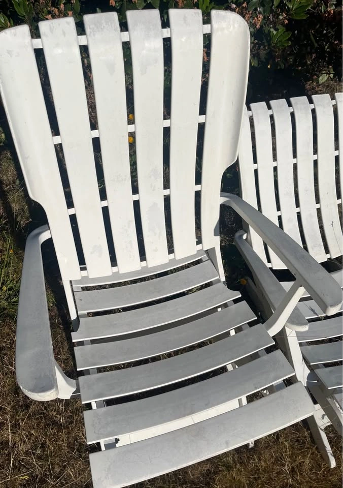 8 Grosfillex Boutique Folding Lounge Chairs – White - photo 5