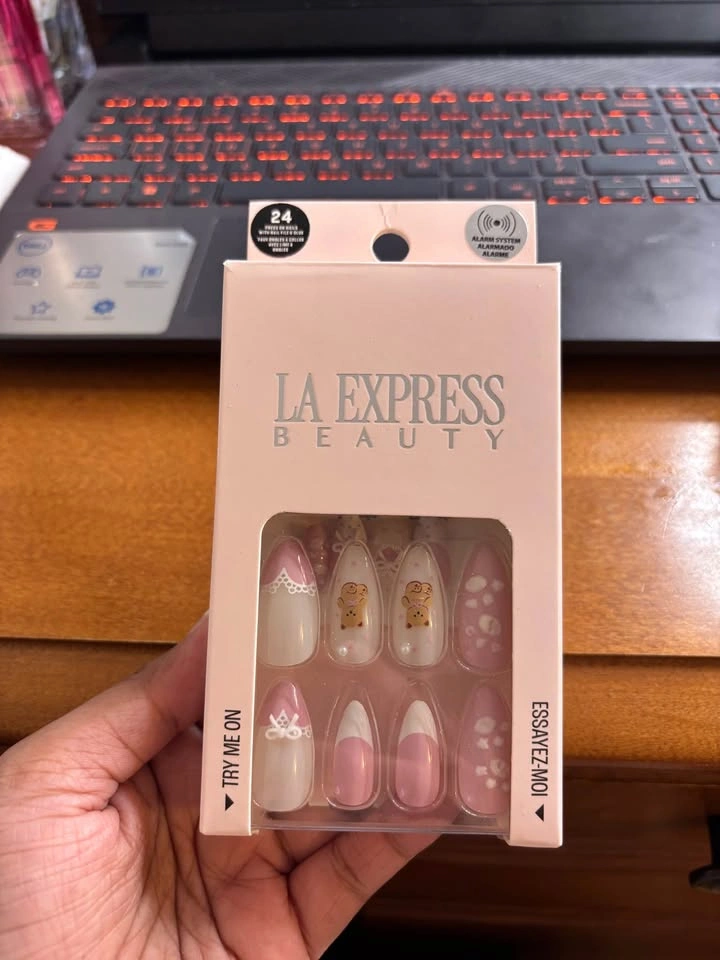 Nails - photo 2