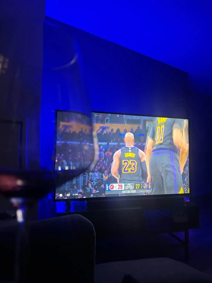 [Moving Sale] Insignia 58” UDHR HDR LCD -Fire TV Edition - photo 3
