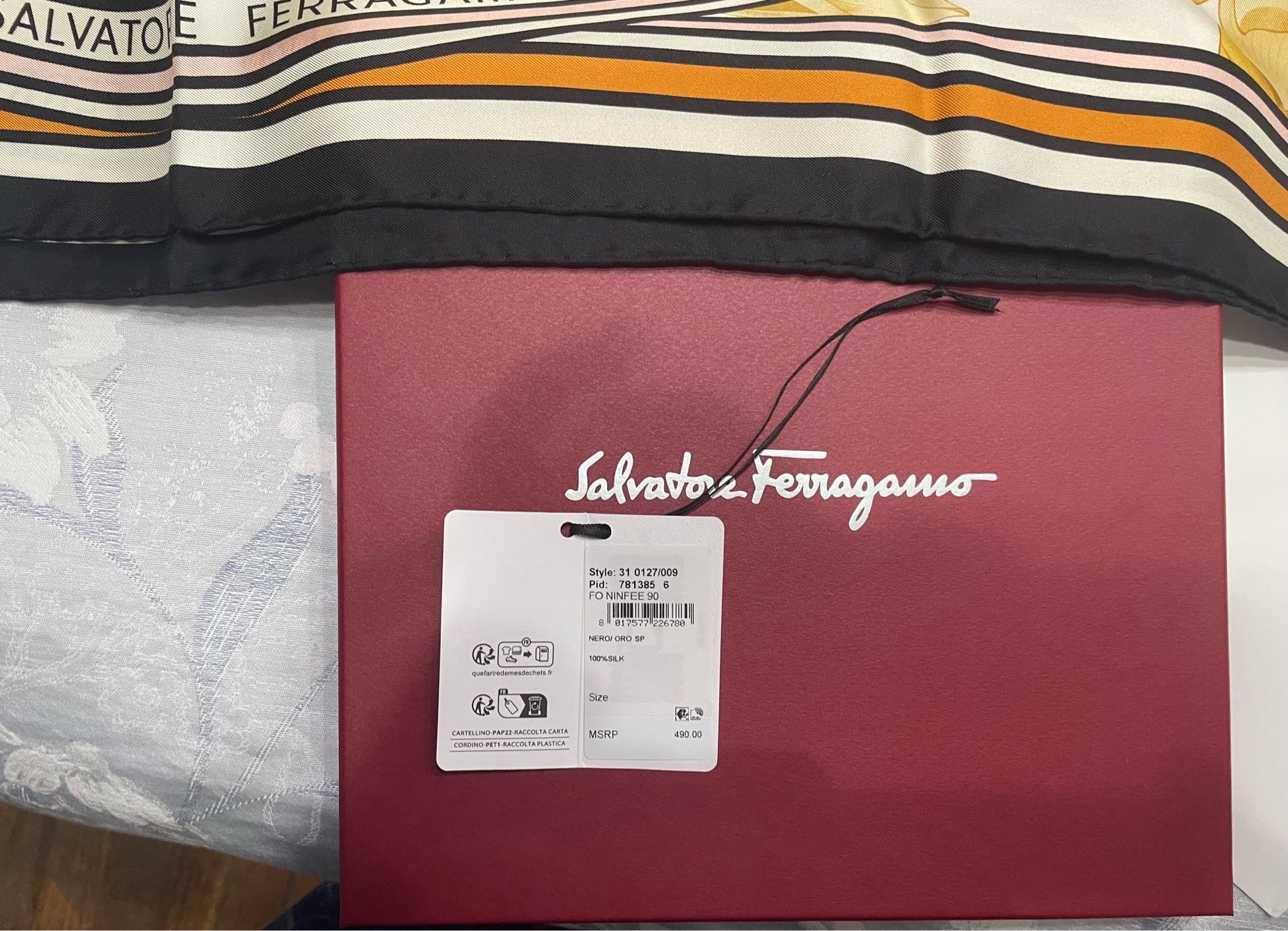Authentic Salvatore Ferragamo silk 90cm scarf - photo 2