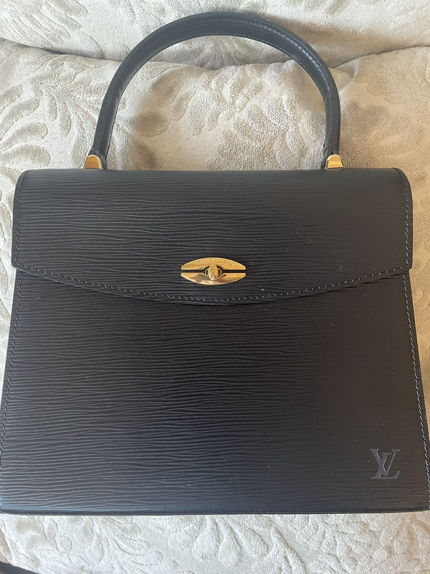 Vintage Authentic Louis Vuitton Malesherbes Epi BLACK handbag