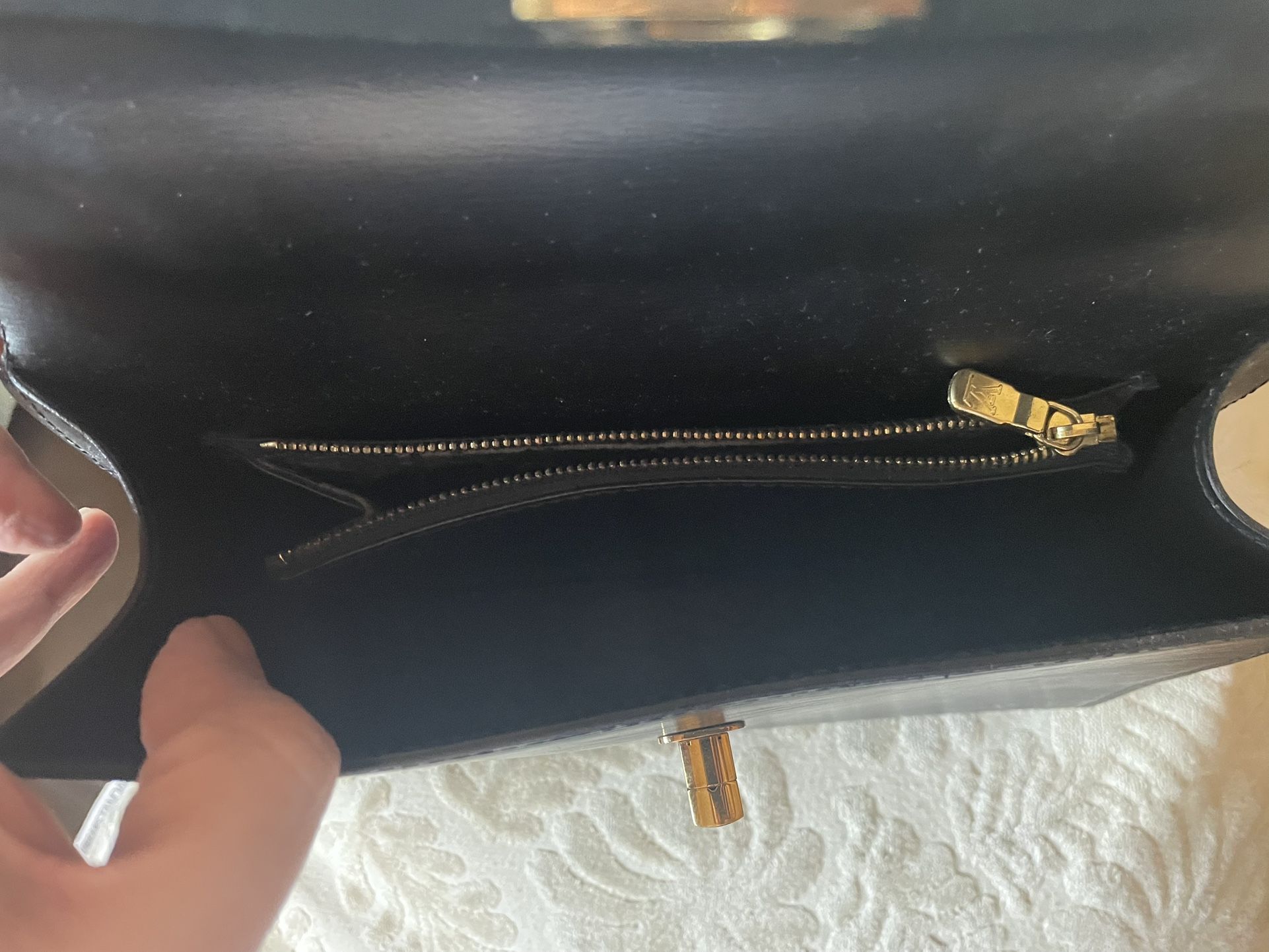 Vintage Authentic Louis Vuitton Malesherbes Epi BLACK handbag - photo 3