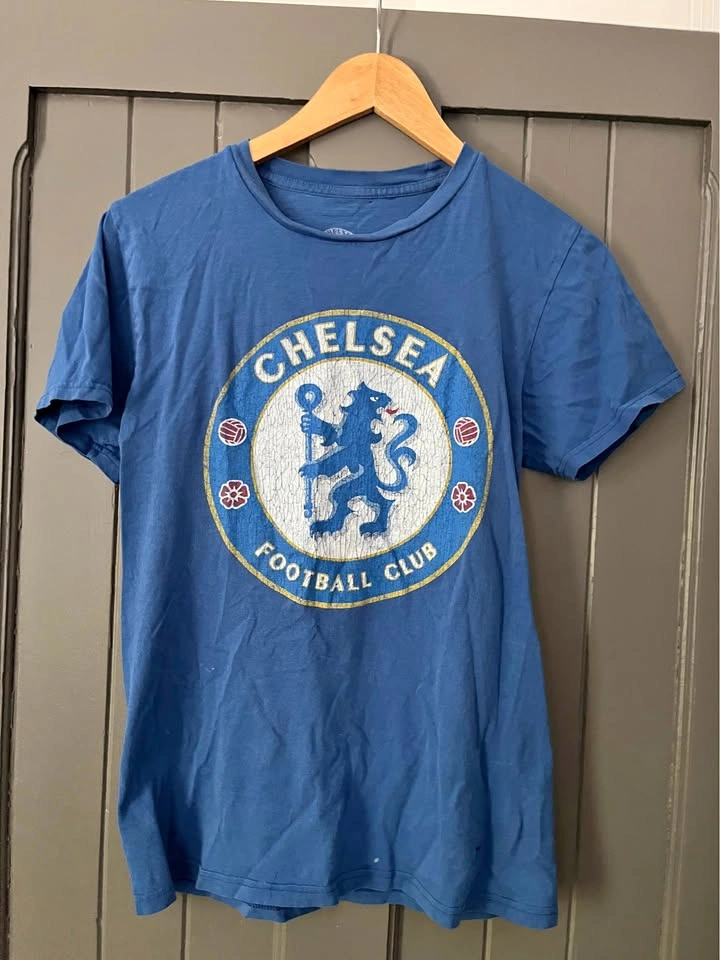 Chelsea Football Club T-Shirt Merch (small)